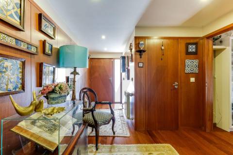 Exclusiva Moradia T5 em Castêlo da Maia – Condomínio Privado