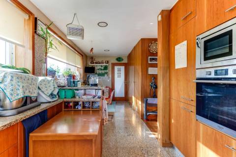 Exclusiva Moradia T5 em Castêlo da Maia – Condomínio Privado