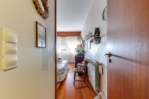 Exclusiva Moradia T5 em Castêlo da Maia – Condomínio Privado