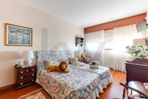 Exclusiva Moradia T5 em Castêlo da Maia – Condomínio Privado