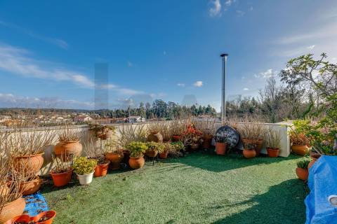 Exclusiva Moradia T5 em Castêlo da Maia – Condomínio Privado