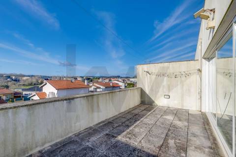 Exclusiva Moradia T5 em Castêlo da Maia – Condomínio Privado