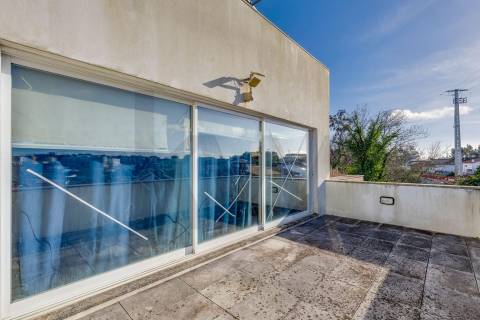 Exclusiva Moradia T5 em Castêlo da Maia – Condomínio Privado