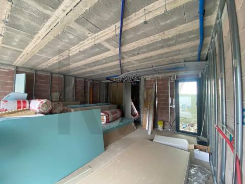 Moradia T3 de Luxo com garagem e piscina em Santo Tirso