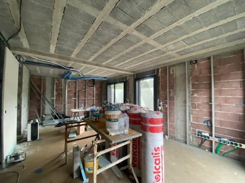 Moradia T3 de Luxo com garagem e piscina em Santo Tirso