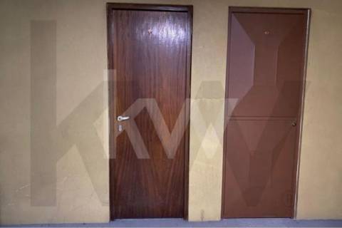 Apartamento T2 para arrendar mobilado, com um lugar de garagem e arrumo.