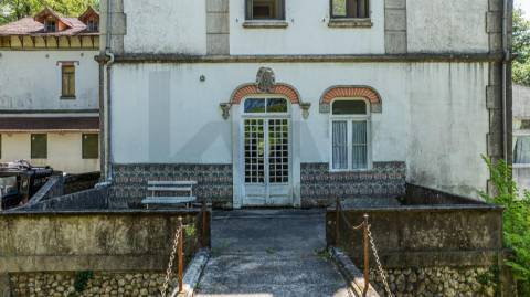 Quinta com Palacete e terreno de 50 ha em Seixoso - Felgueiras