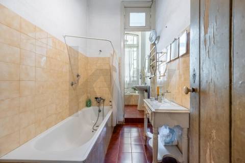 Quinta com Palacete e terreno de 50 ha em Seixoso - Felgueiras