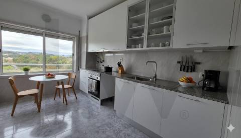 Moderno Apartamento T2 em Paço de Sousa, Penafiel