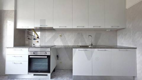 Moderno Apartamento T2 em Paço de Sousa, Penafiel