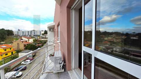 Moderno Apartamento T2 em Paço de Sousa, Penafiel