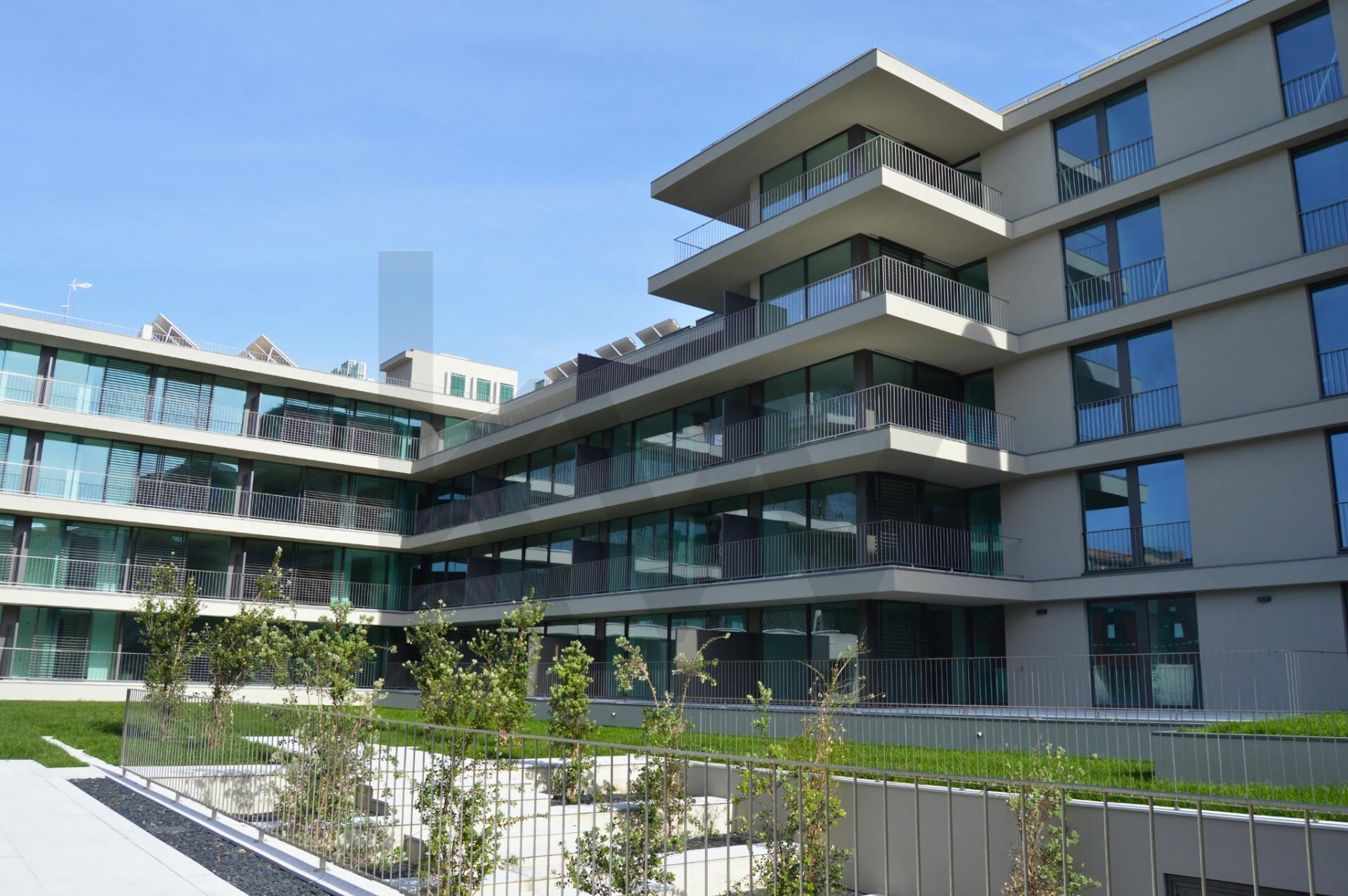 Moradia em Matosinhos Sul - T3 de luxo como novo em condomínio fechado.