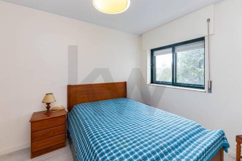 T2 COM GARAGEM BOX, EM SENHORA DA HORA, JUNTO AO METRO