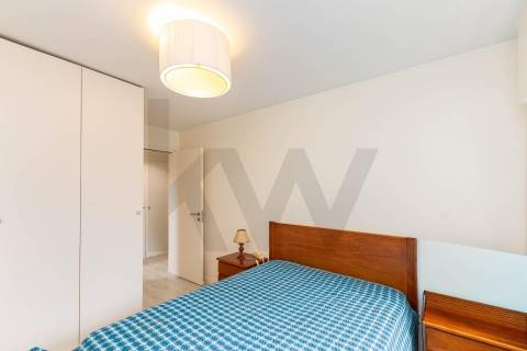 T2 COM GARAGEM BOX, EM SENHORA DA HORA, JUNTO AO METRO