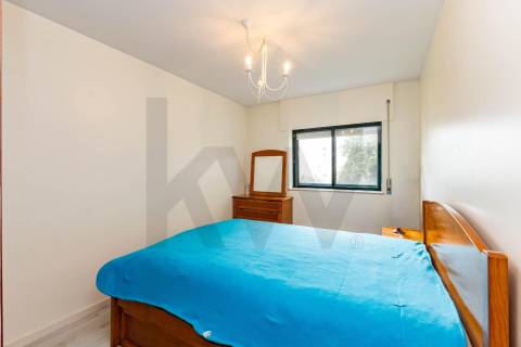 T2 COM GARAGEM BOX, EM SENHORA DA HORA, JUNTO AO METRO