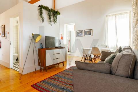 Apartamento T0+2 para habitação, com licença e exploração como Alojamento Local 