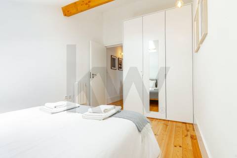 Apartamento T0+2 para habitação, com licença e exploração como Alojamento Local 