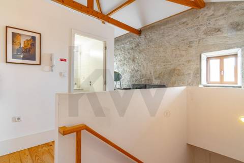 Apartamento T0+2 para habitação, com licença e exploração como Alojamento Local 