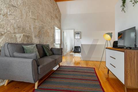 Apartamento T0+2 para habitação, com licença e exploração como Alojamento Local 