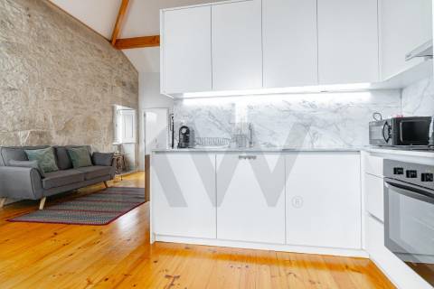 Apartamento T0+2 para habitação, com licença e exploração como Alojamento Local 