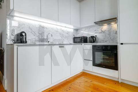 Apartamento T0+2 para habitação, com licença e exploração como Alojamento Local 