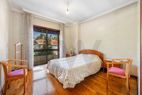 👉 Moradia T4 + 1 c/ garagem no centro de Gueifães🏡