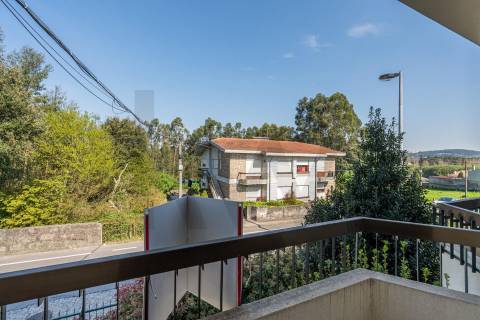 👉 Moradia T4 + 1 c/ garagem no centro de Gueifães🏡