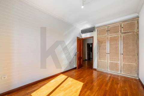 👉 Moradia T4 + 1 c/ garagem no centro de Gueifães🏡