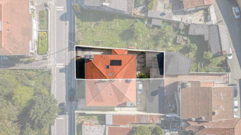 👉 Moradia T4 + 1 c/ garagem no centro de Gueifães🏡