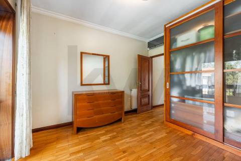 👉 Moradia T4 + 1 c/ garagem no centro de Gueifães🏡