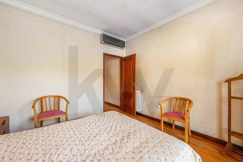 👉 Moradia T4 + 1 c/ garagem no centro de Gueifães🏡