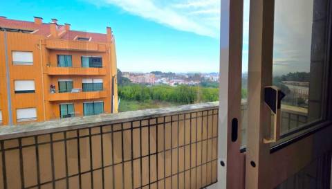 🏡  ARRENDAMENTO T1, com Varanda, Garagem e Elevador, Vilar do Andorinho, V. N. de Gaia