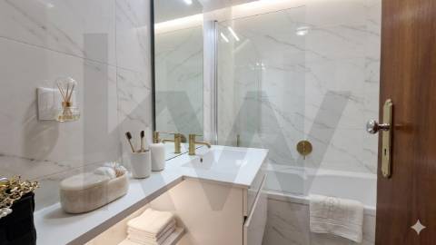 🏡  ARRENDAMENTO T1, com Varanda, Garagem e Elevador, Vilar do Andorinho, V. N. de Gaia