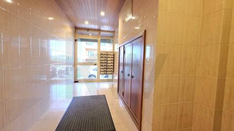 🏡  ARRENDAMENTO T1, com Varanda, Garagem e Elevador, Vilar do Andorinho, V. N. de Gaia