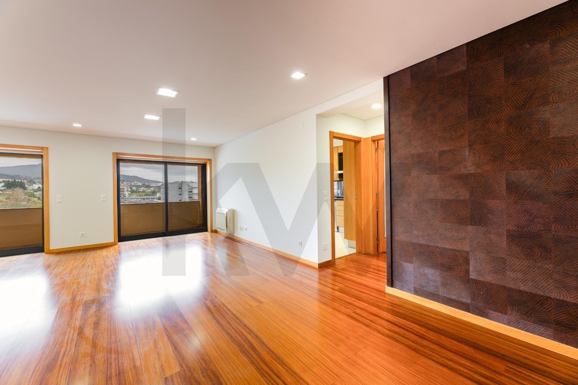 Apartamento T3, em Nogueiró Braga.