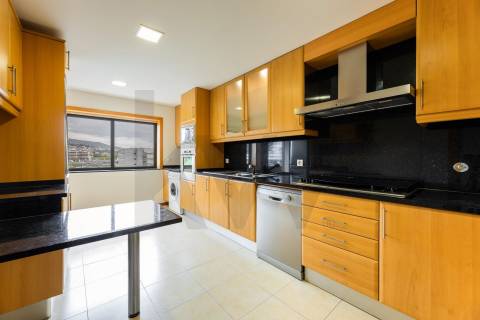 Apartamento T3, em Nogueiró Braga.