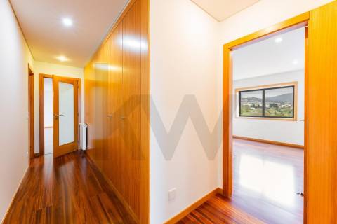 Apartamento T3, em Nogueiró Braga.