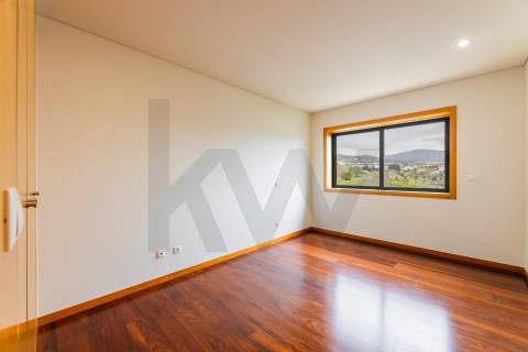 Apartamento T3, em Nogueiró Braga.