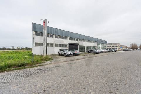 🚀 Edifício Comercial e Industrial com 1.584 m2 em Espinho (Silvalde) – Elevada versatilidade