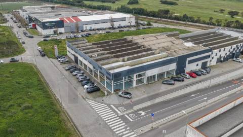 🚀 Edifício Comercial e Industrial com 1.584 m2 em Espinho (Silvalde) – Elevada versatilidade