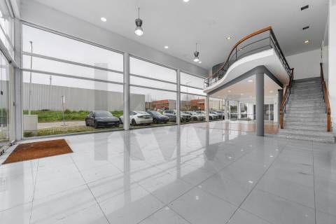 🚀 Edifício Comercial e Industrial com 1.584 m2 em Espinho (Silvalde) – Elevada versatilidade