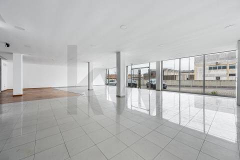 🚀 Edifício Comercial e Industrial com 1.584 m2 em Espinho (Silvalde) – Elevada versatilidade