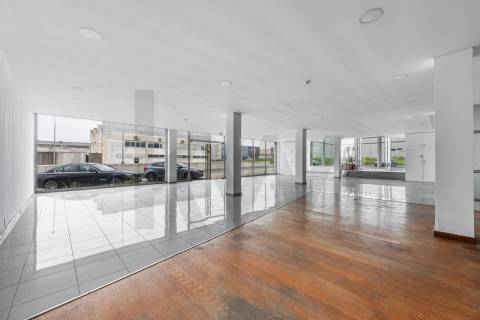 🚀 Edifício Comercial e Industrial com 1.584 m2 em Espinho (Silvalde) – Elevada versatilidade