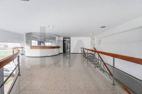 🚀 Edifício Comercial e Industrial com 1.584 m2 em Espinho (Silvalde) – Elevada versatilidade