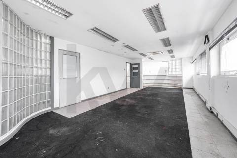 🚀 Edifício Comercial e Industrial com 1.584 m2 em Espinho (Silvalde) – Elevada versatilidade