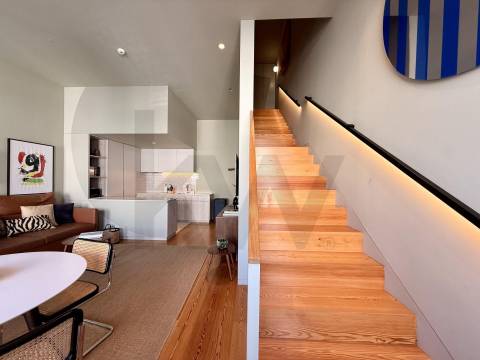 Apartamento T1+1 na Foz, Edifício Gireu - Design Contemporâneo e Luz no Coração da Foz
