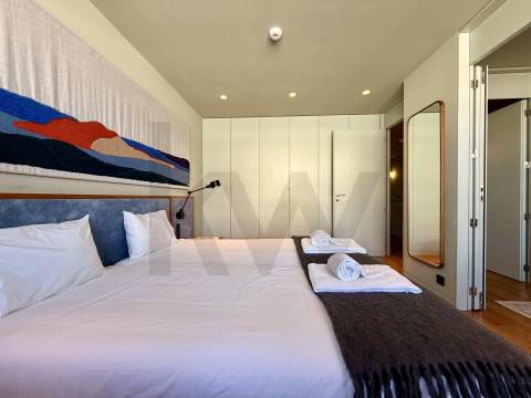 Apartamento T1+1 na Foz, Edifício Gireu - Design Contemporâneo e Luz no Coração da Foz