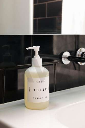 Apartamento T1+1 na Foz, Edifício Gireu - Design Contemporâneo e Luz no Coração da Foz