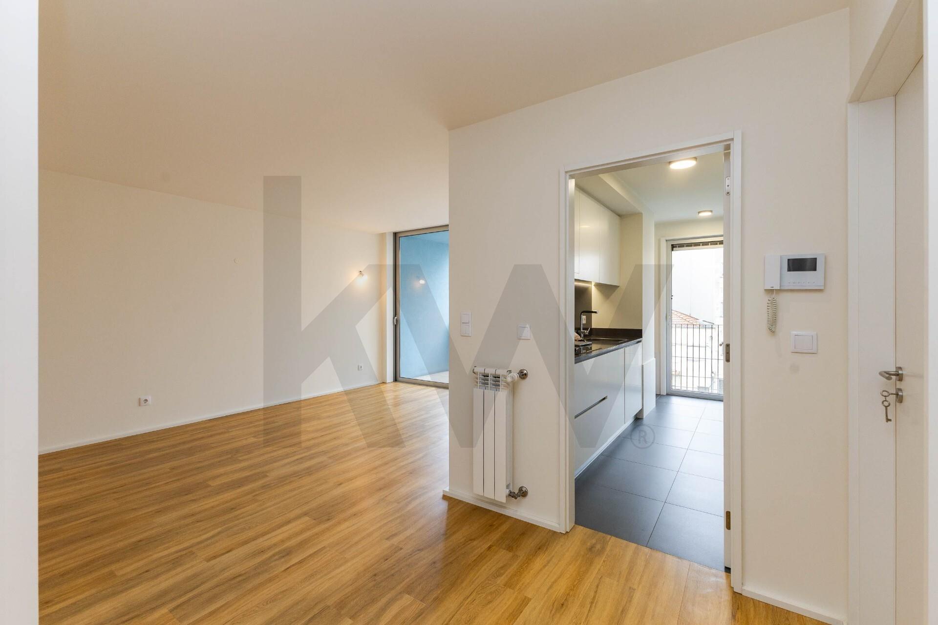 T2 Moderno em Matosinhos Sul com Varanda e Garagem – Perto da Praia e Metro