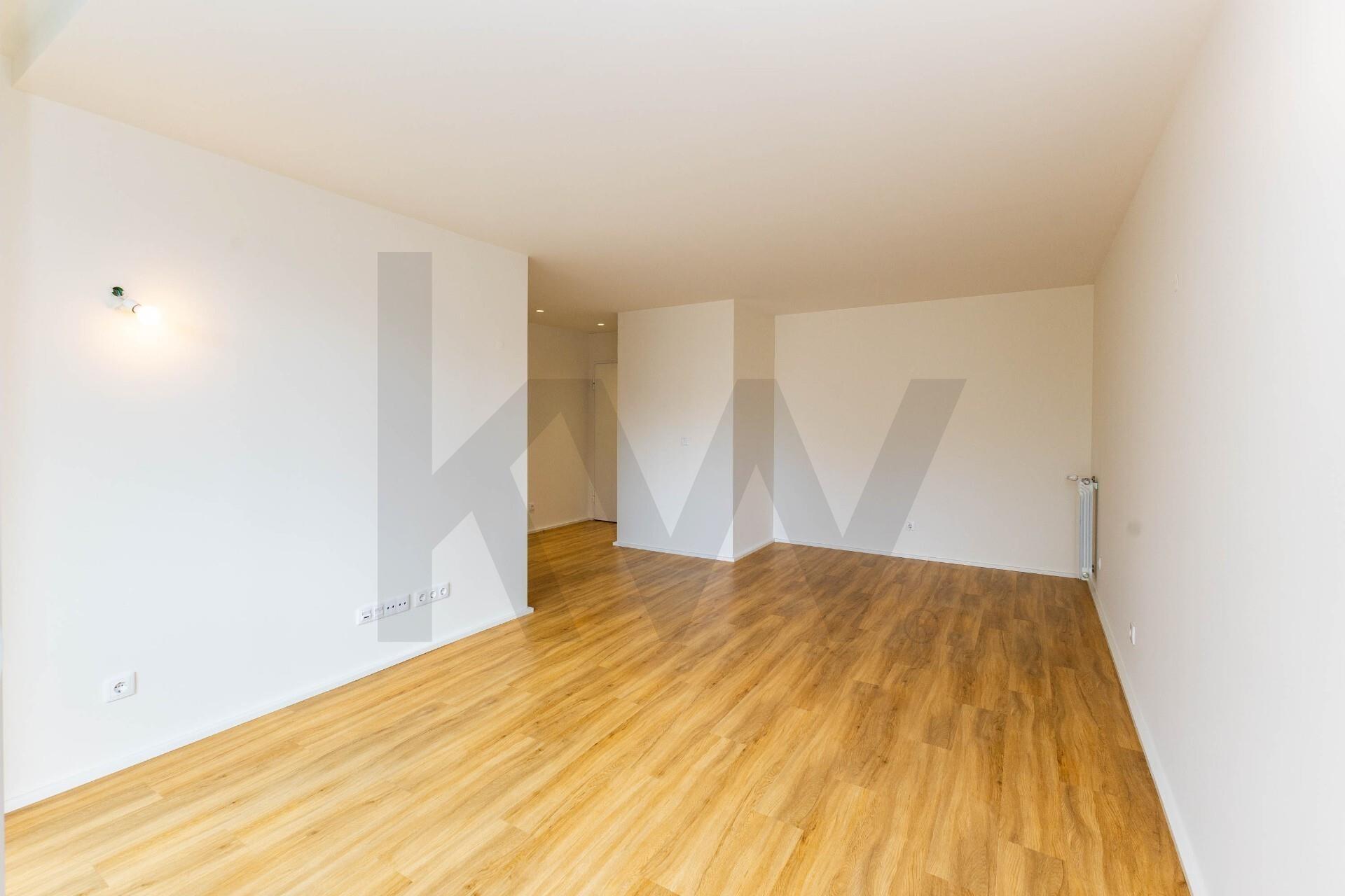 T2 Moderno em Matosinhos Sul com Varanda e Garagem – Perto da Praia e Metro